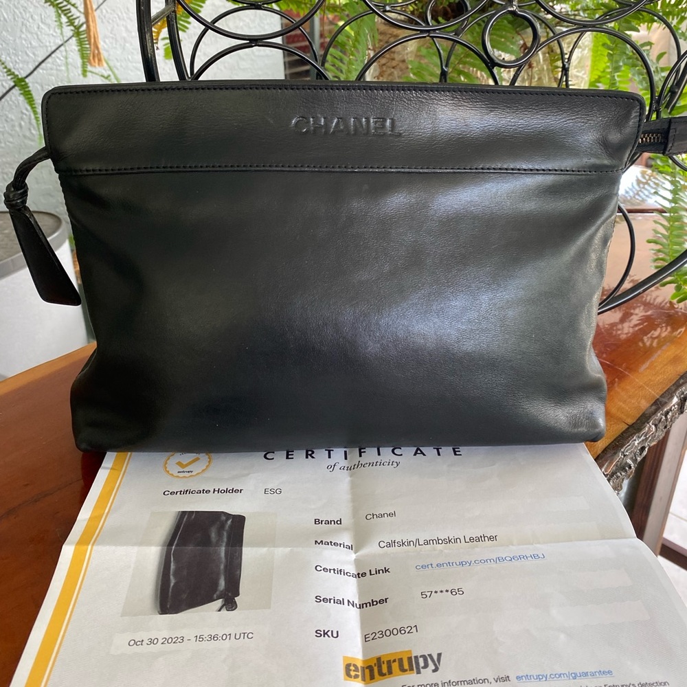 Chanel Vintage Logo Zip Clutch Lambskin Medium clutch Pouch COA Included
